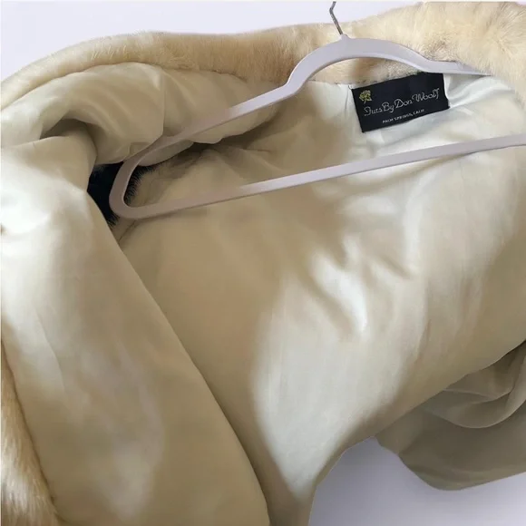 🌟FOX FUR VEST!🌟 - Picture 5 of 6